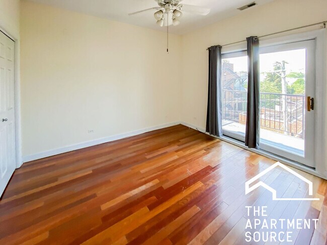 Building Photo - 3112 N Racine Ave