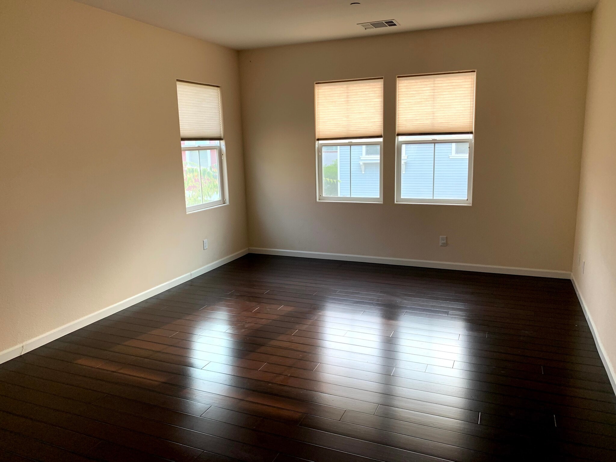 2nd Floor Master Bed - 5853 Flora Cmn