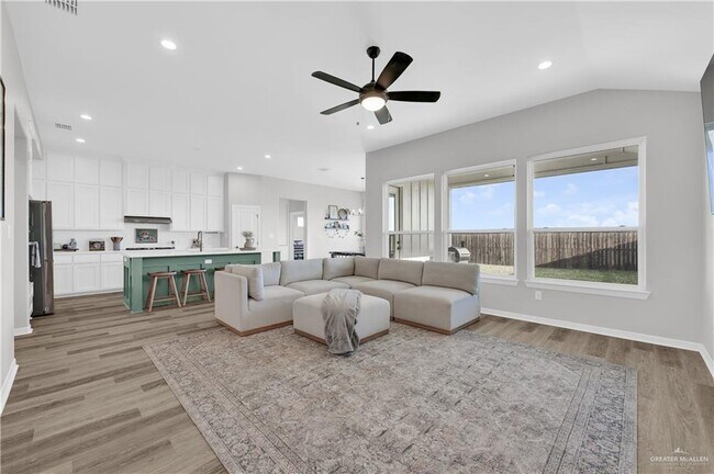 Building Photo - 25 Belle Ct