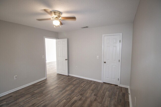 Building Photo - 140 Lanier Dr