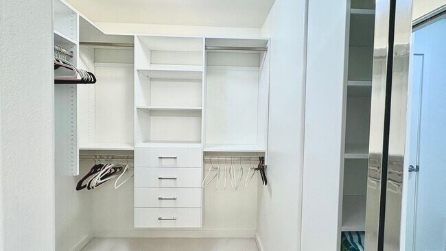 Building Photo - 92-1001-1001 Aliinui Dr