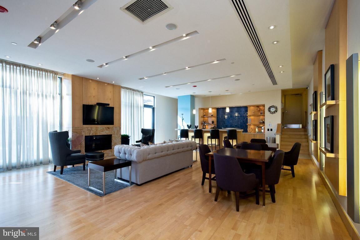 Building Photo - 475 K St NW