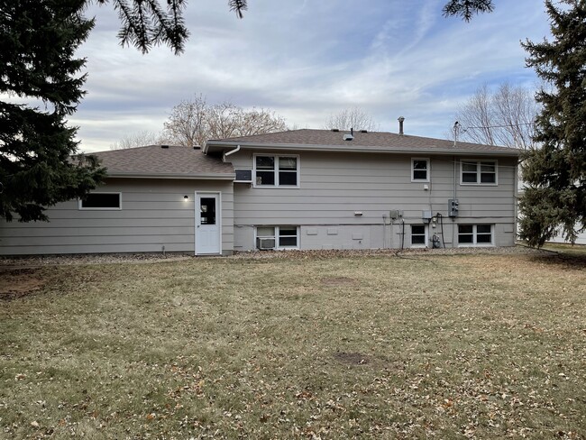 Building Photo - 608 S Anderson St