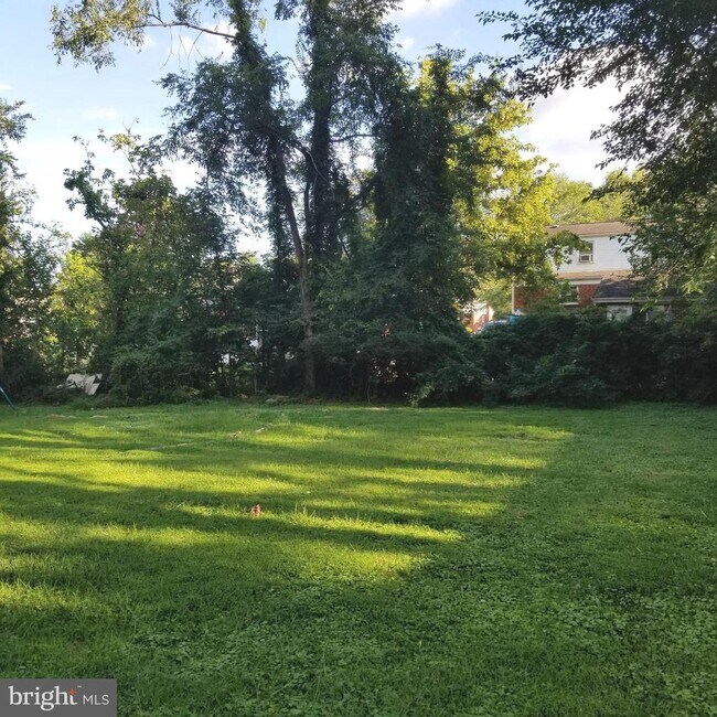 Building Photo - 4704 Red Fox Rd