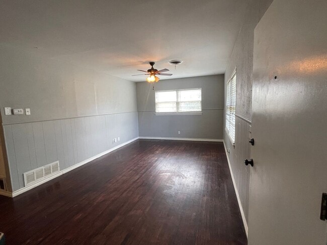 Building Photo - 1521 Jordan St