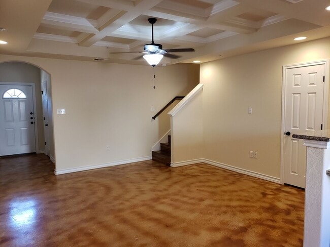 Building Photo - Town home for rent