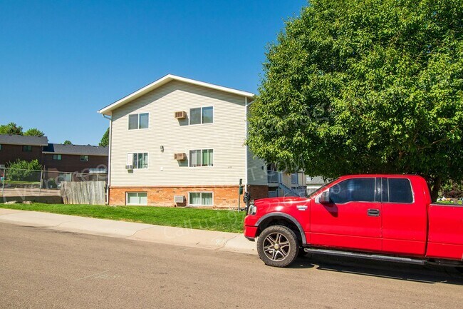 Building Photo - 2153 27th Ave Ct