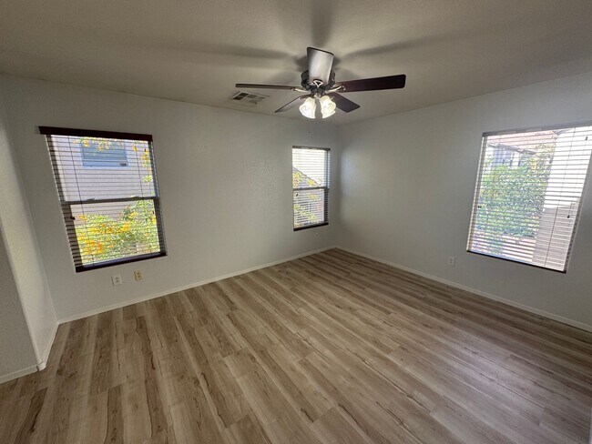 Building Photo - Charming 3 Bedroom, 3 Bathroom, 2-Story Ho...