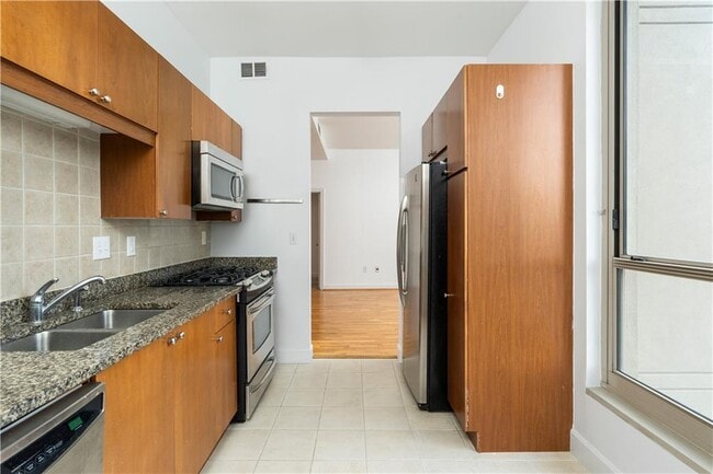 Building Photo - 2626 Peachtree Rd NW
