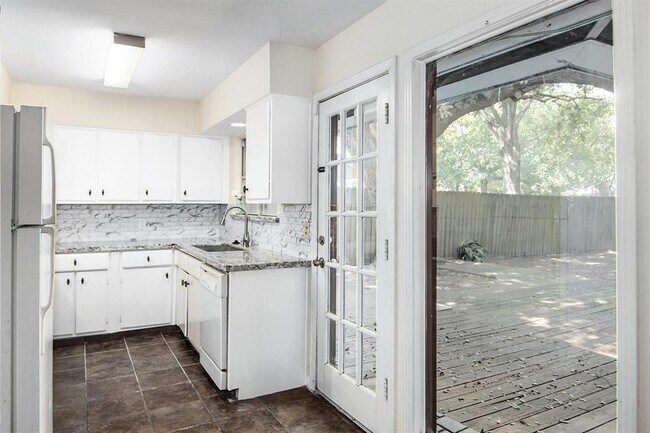 Building Photo - 5538 Pagewood Ln