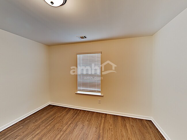 Building Photo - 32 Landsdown Xing