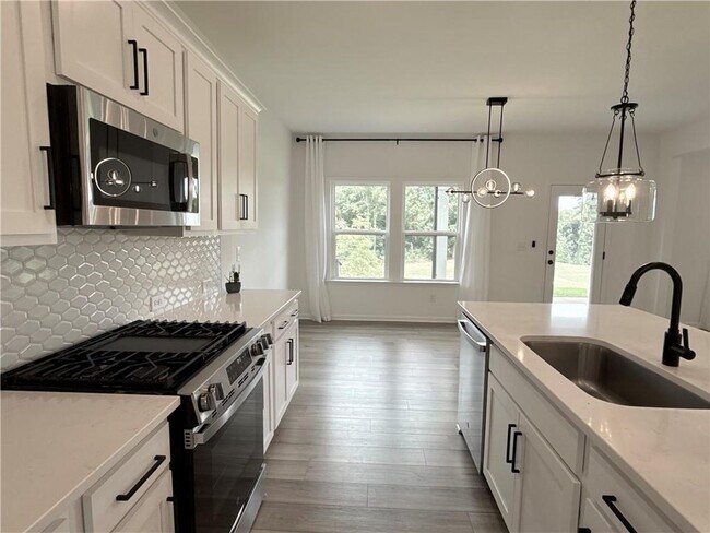 Building Photo - 207 Foxhill Dr