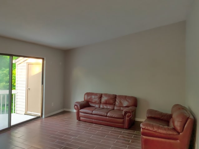 Building Photo - Freshly Painted and Clean Condo in Indian ...