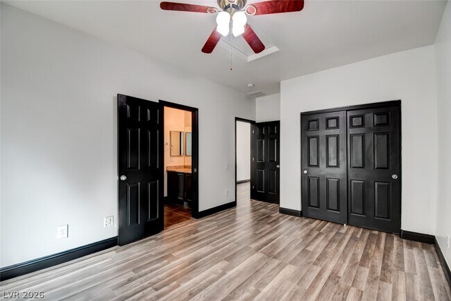 Building Photo - 2904 Dowitcher Ave