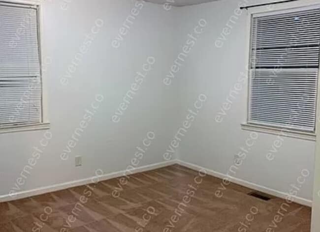 Building Photo - 5520 Bon Air Cir