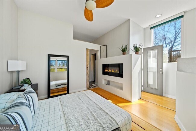 Building Photo - 307 Cherokee Ave SE