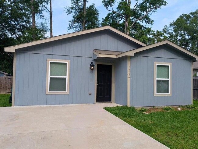Building Photo - 16136 Brettwood Ln