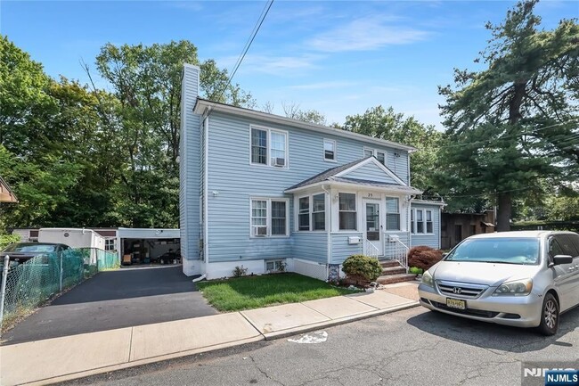 Building Photo - 25 Smith Ave