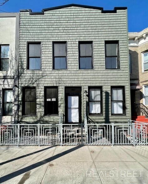 Building Photo - Brand New 2 Bed 2 Bath Duplex with Private...