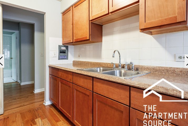 Building Photo - 512 W Briar Pl