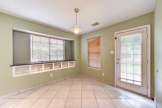 Building Photo - 2915 Blue Mist Dr