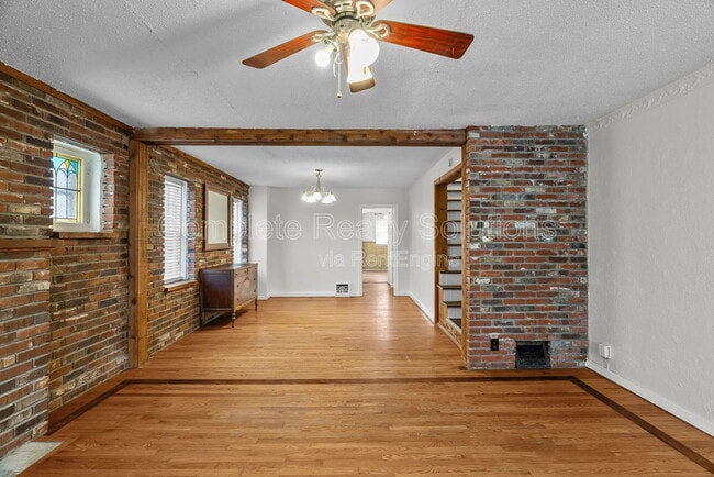 Building Photo - 8026 Wynwood Dr