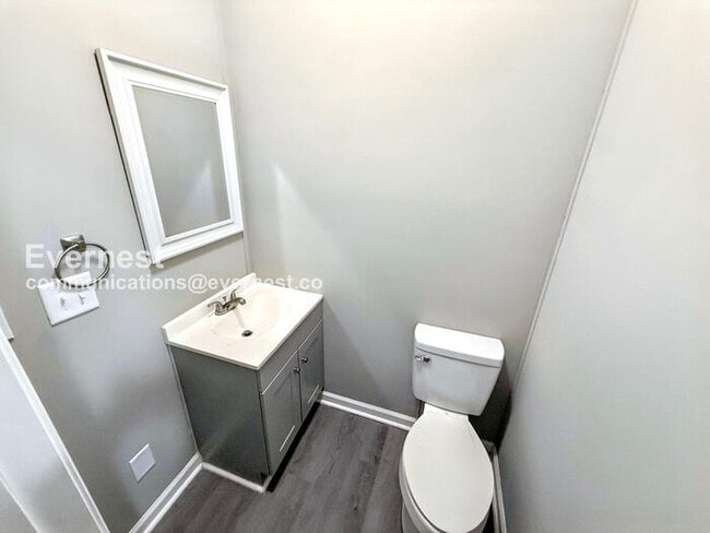 Building Photo - 3335 31st Pl N