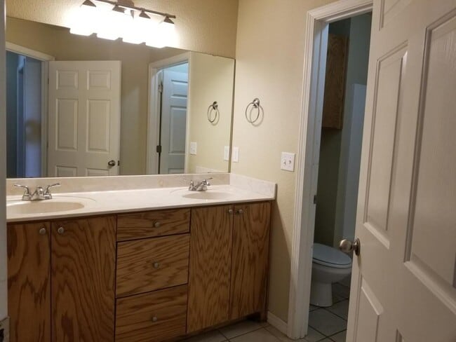 Building Photo - 2803 Conner Dr