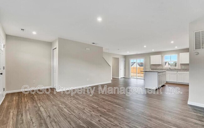 Building Photo - 8 Torrington Dr