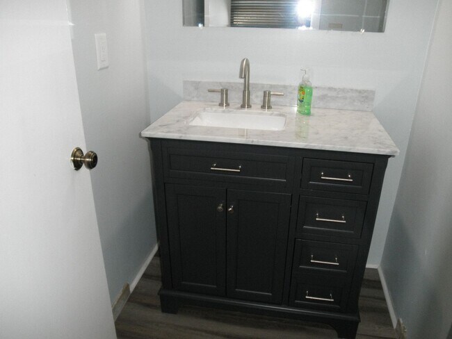 Building Photo - Summit Villas