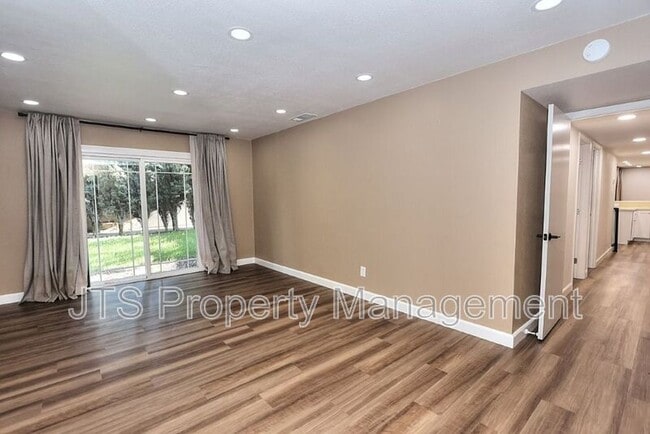 Building Photo - 3160 Watt Ave