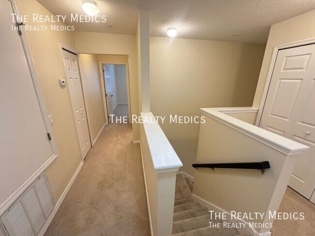 Building Photo - 2365 Seven Oaks Dr