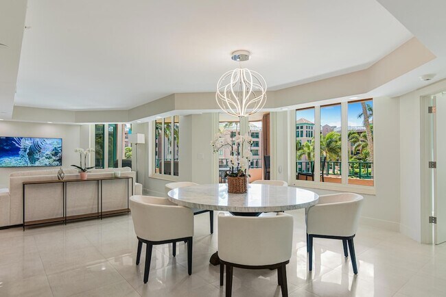 Building Photo - 100 SE 5th Ave