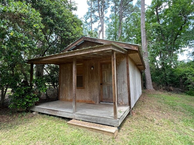 Building Photo - 631 Carlton Dr