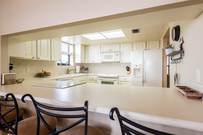 Building Photo - 545 Garfield Ave