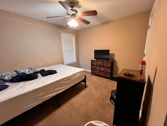 Building Photo - 3801 Goff St