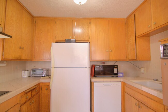 Building Photo - Hidden Gem in Royal Tampa | Prime Victory & Tampa Location | 2BR with Private Condo