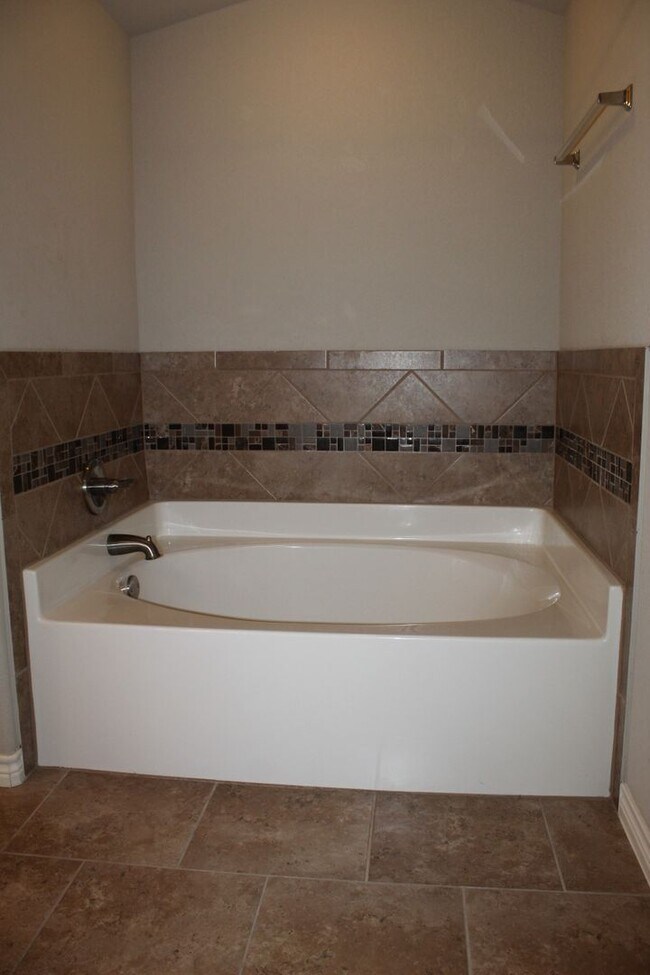 Building Photo - 5 BEDROOM, BELTON ISD