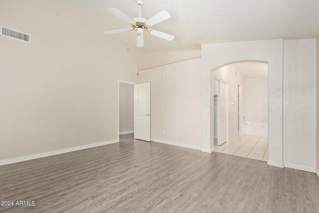 Building Photo - 10848 W Ventana Dr S