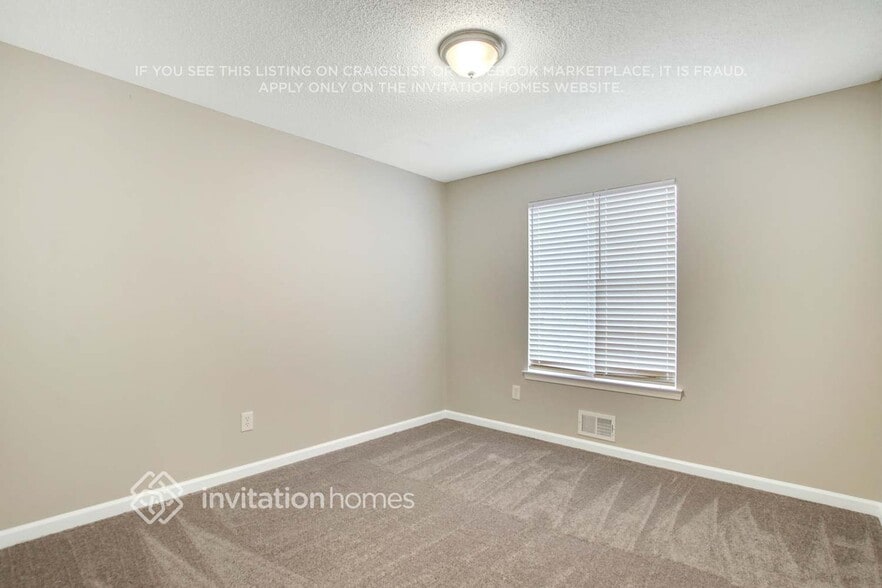 Building Photo - 1815 Independence Dr