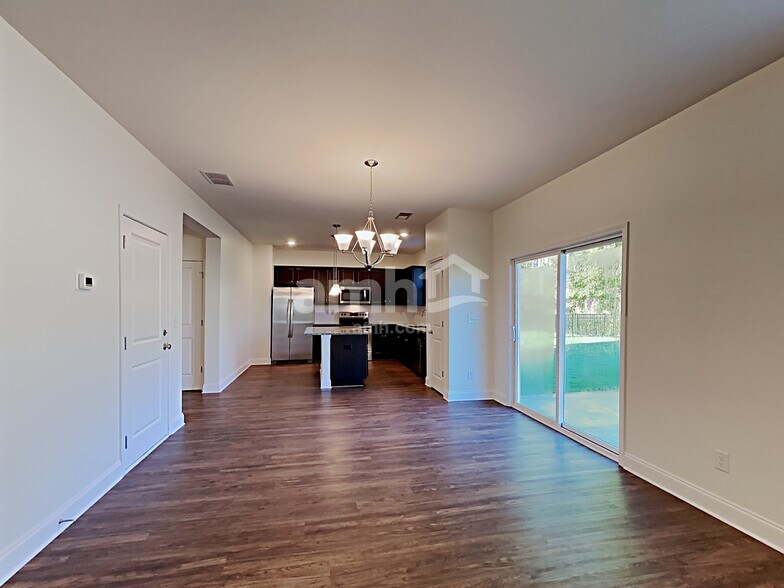 Building Photo - 409 Levon Ct