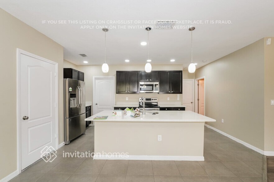 Building Photo - 10514 Whispering Hammock Dr