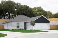 Building Photo - 141 Lawndale Ln