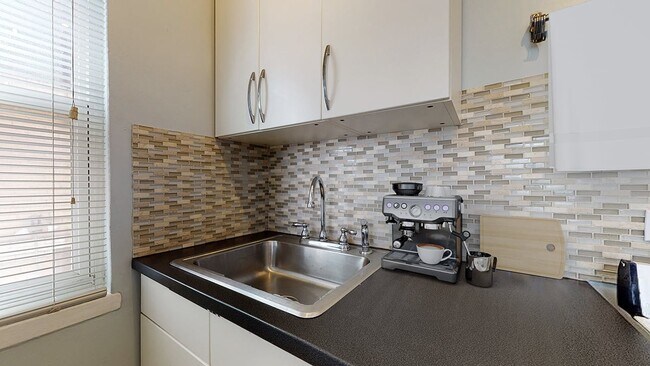 Building Photo - 285 S Lincoln