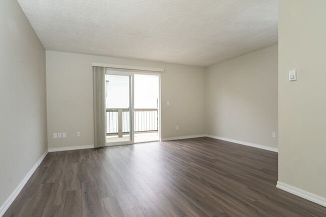 Welcome to Valencia - Valencia Apartments