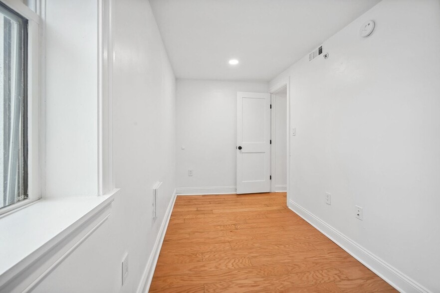 Building Photo - 1315 Trinidad Ave NE