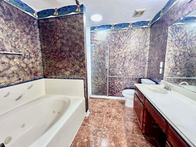 Building Photo - 19514 Azalea Valley Dr