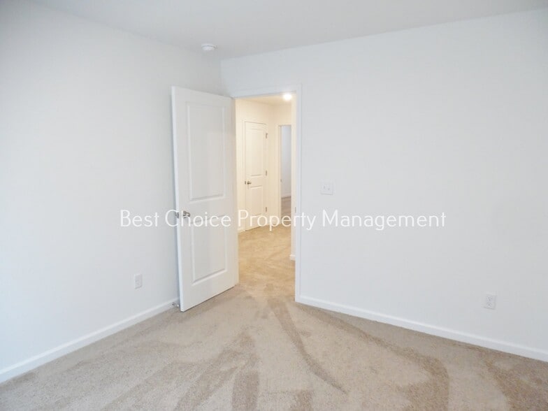 Building Photo - 245 Brown Cir