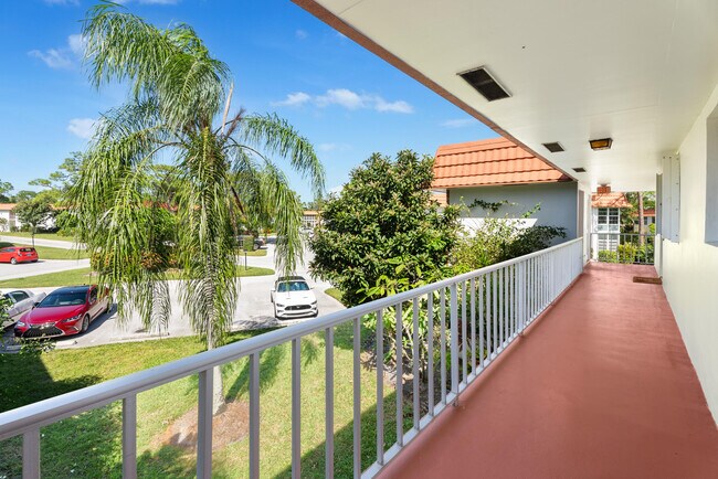 Building Photo - 2600 SE Ocean Blvd