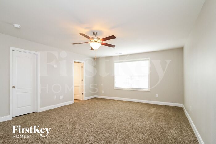 Building Photo - 744 Breeders Cup Dr